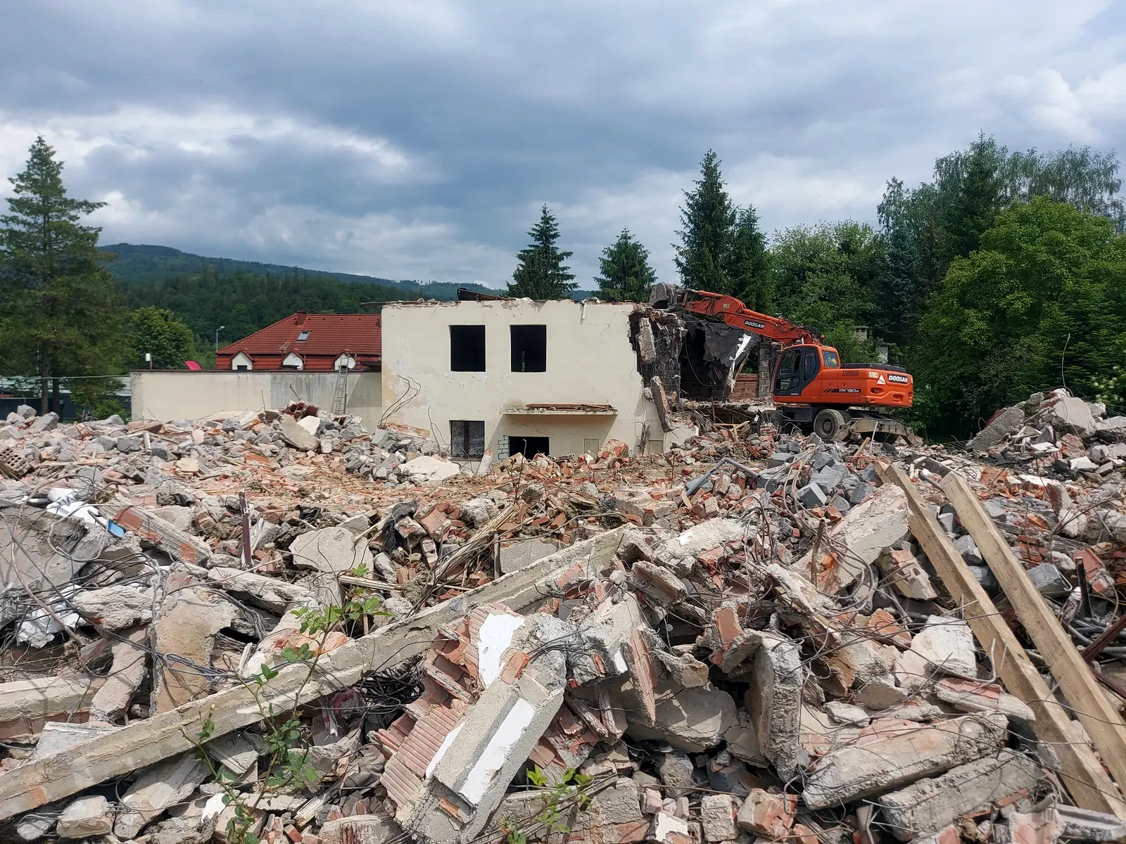 Usługi wyburzeniowe – zdjęcie 1